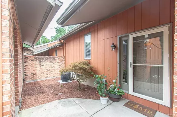 130 Shenandoah Trail #45, Dayton, OH 45449