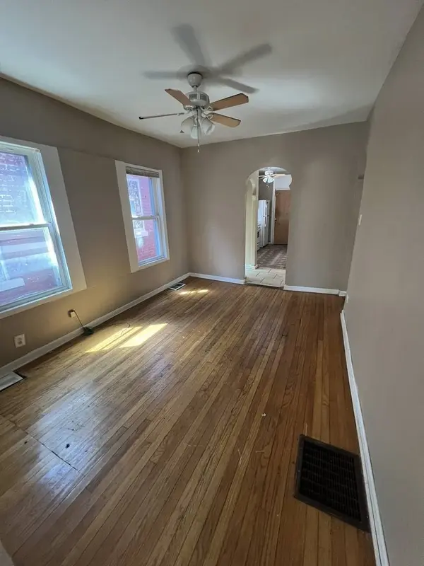 7010 S Prairie Avenue, Chicago, IL 60637
