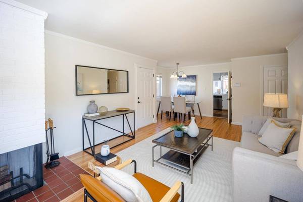 31 Escanyo DR, South San Francisco, CA 94080