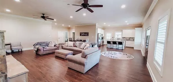 10207 Private Road 5211, Malakoff, TX 75148