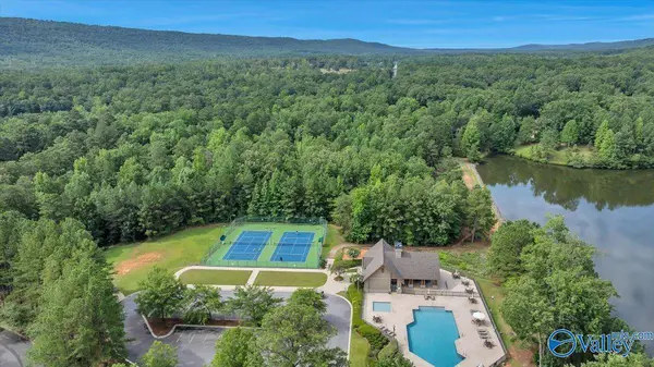 135 N Lake Drive, Hoover, AL 35242