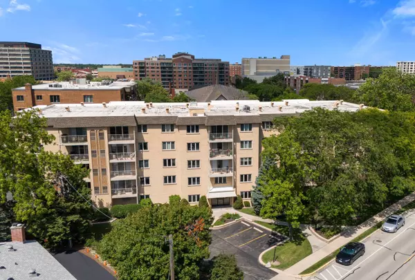 1436 E Thacker Street #201, Des Plaines, IL 60016