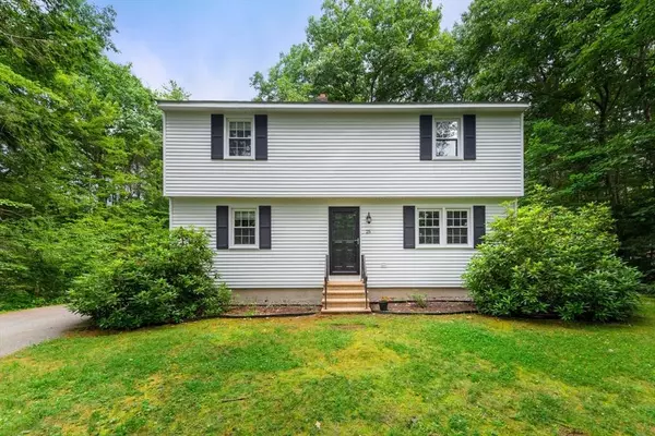 25 Holly Dr, Gardner, MA 01440