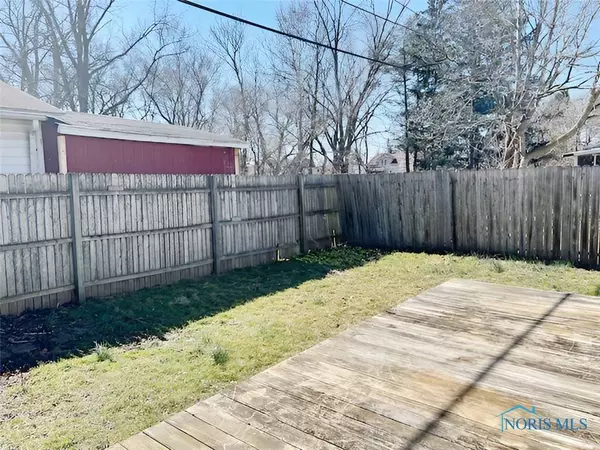 1017 Dorr ST, Fremont, OH 43420