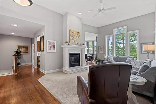 7926 W 155Th TER, Overland Park, KS 66223