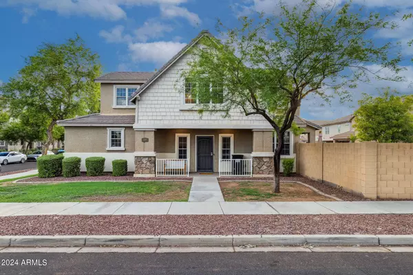 2344 E WAYLAND Drive, Phoenix, AZ 85040