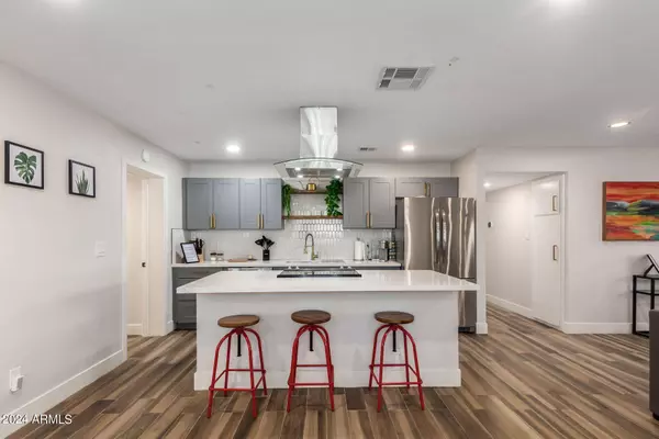 123 E CARTER Drive, Tempe, AZ 85282