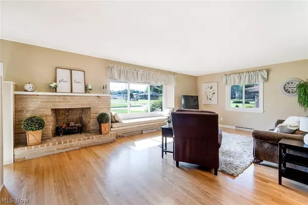 6374 Diana DR, Poland, OH 44514