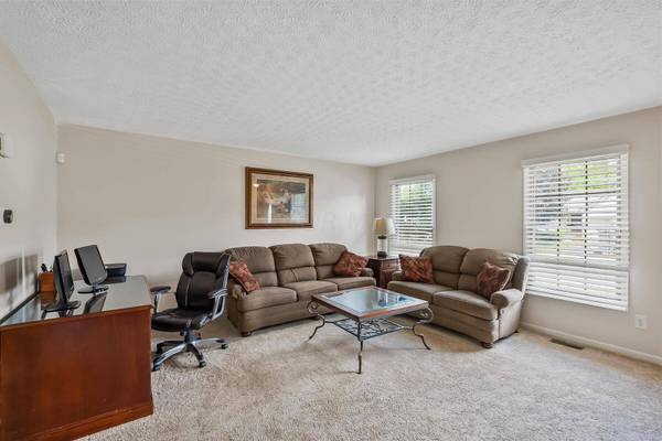 8651 Olenbrook Drive, Lewis Center, OH 43035