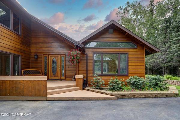 9246 Grover DR, Anchorage, AK 99507