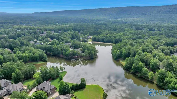 135 N Lake Drive, Hoover, AL 35242