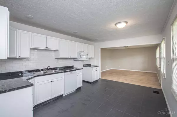 1367 Rockwell Dr, Xenia, OH 45385