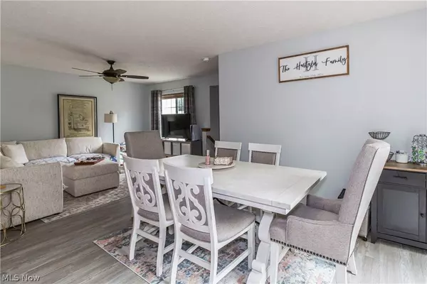 366 W Waterloo RD, Akron, OH 44314