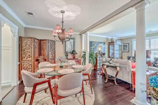 122 Dresden Dr, Goose Creek, SC 29445