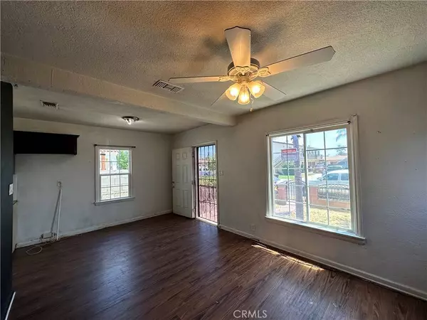 271 E Louise ST, Long Beach, CA 90805