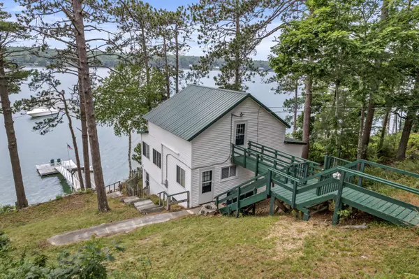 11 Cottage DR, West Bath, ME 04530