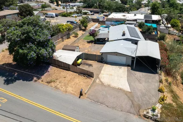 12113 Winter Gardens Dr, Lakeside, CA 92040