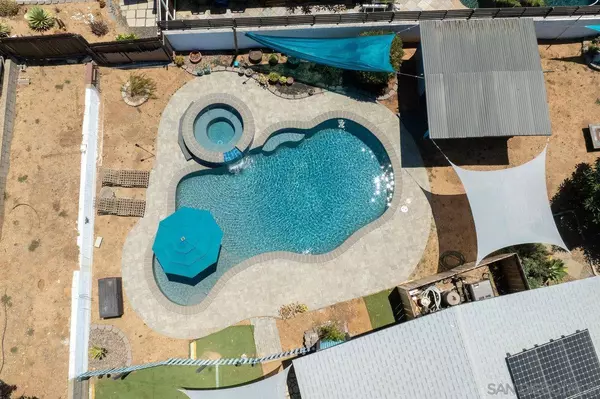 12113 Winter Gardens Dr, Lakeside, CA 92040