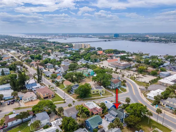 416 N PENINSULA DR, Daytona Beach, FL 32118