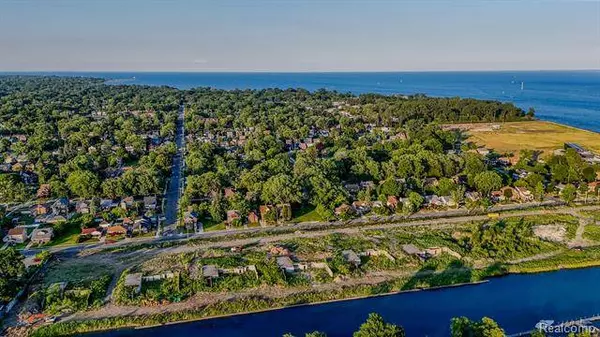 264 LENOX Street, Detroit, MI 48215