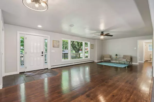 210 Center Avenue, Mount Horeb, WI 53572