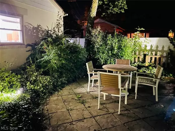 211 Oak ST, Port Clinton, OH 43452