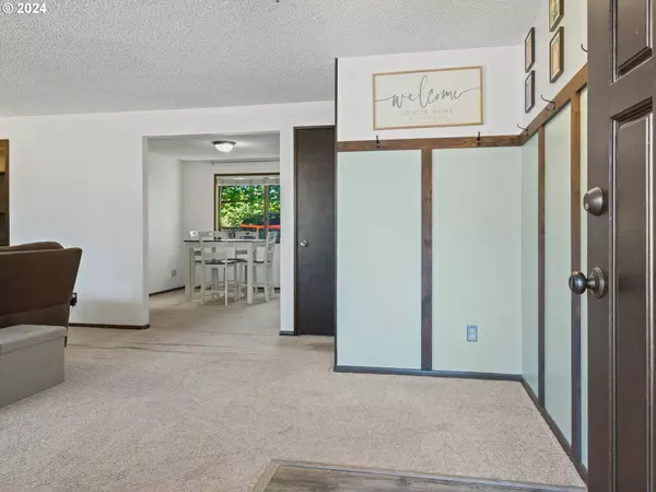 808 NE BALDWIN DR, Hillsboro, OR 97124