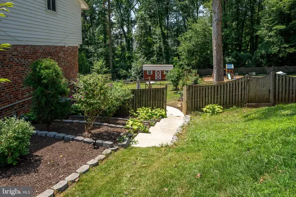 5631 EASTBOURNE DR, Springfield, VA 22151