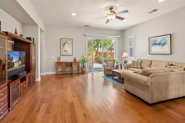 2057 Devonport LOOP, Roseville, CA 95747