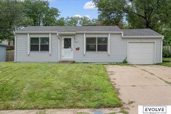 7402 S 69th Street, La Vista, NE 68128