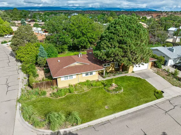 99 Beryl, White Rock, NM 87547