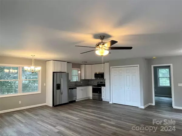 2259 6th ST, Hickory, NC 28602