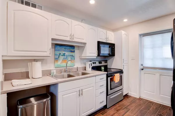 2443 ANASTASIA DR, South Daytona, FL 32119