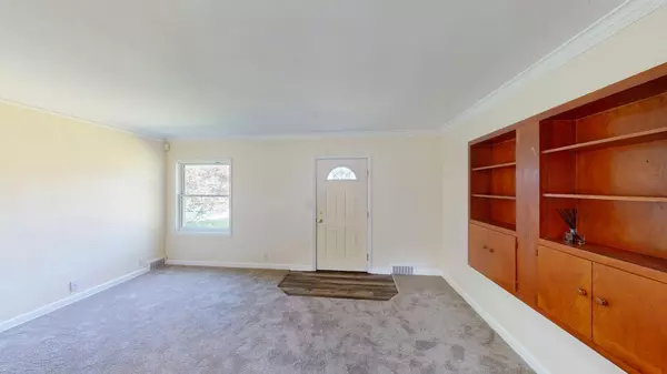 251 18th AVE N, Hopkins, MN 55343