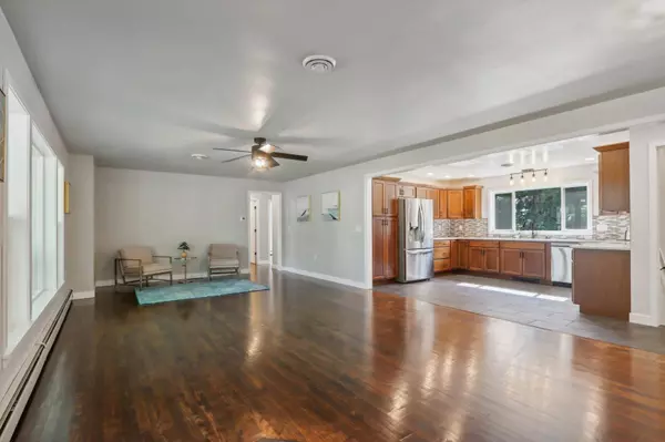 210 Center Avenue, Mount Horeb, WI 53572