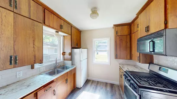 251 18th AVE N, Hopkins, MN 55343