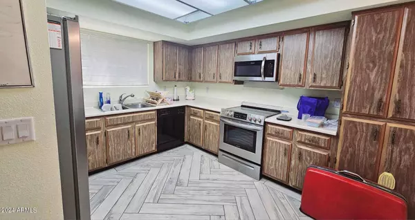 26201 S SHERBROOK Drive, Sun Lakes, AZ 85248