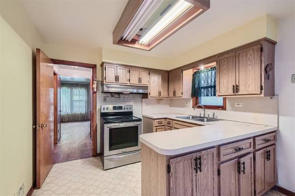 2055 W 80th ST, Chicago, IL 60620