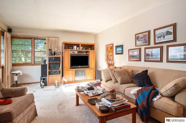 5204 Ida Street, Omaha, NE 68152