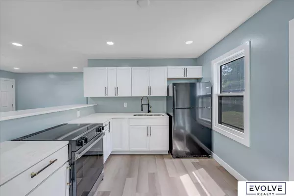 7402 S 69th Street, La Vista, NE 68128