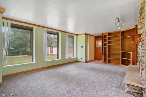 236 Elvira CT, Mcdonald, OH 44437