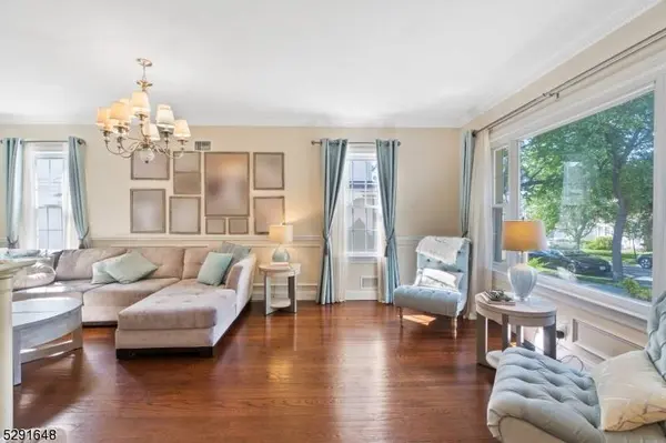 158 Washington Pl, Hasbrouck Heights Boro, NJ 07604