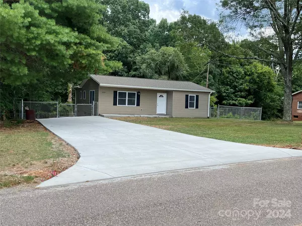 2259 6th ST, Hickory, NC 28602