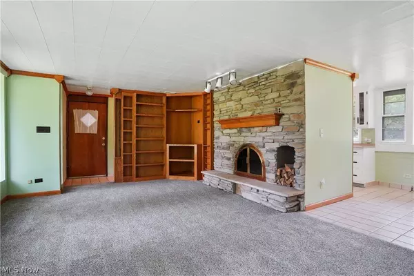 236 Elvira CT, Mcdonald, OH 44437