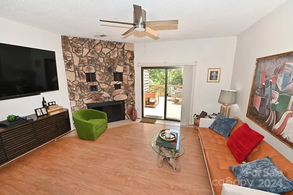 1420 11th St DR NW #16, Hickory, NC 28601