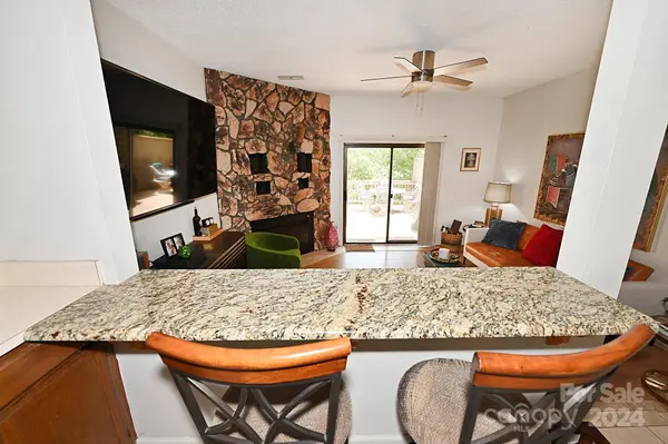 1420 11th St DR NW #16, Hickory, NC 28601