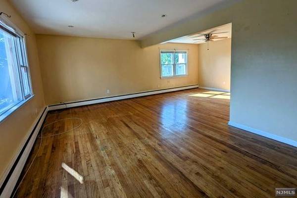 385 16th AVE, Irvington, NJ 07111