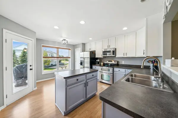 5166 Fairpoint DR N, Hugo, MN 55038