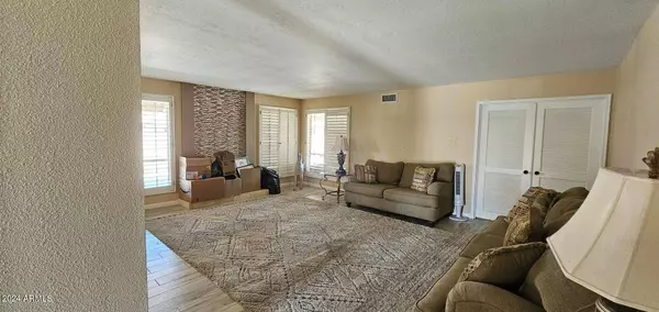 26201 S SHERBROOK Drive, Sun Lakes, AZ 85248