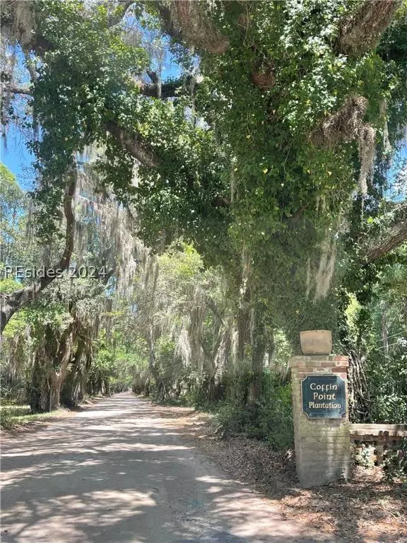 27 Mcteer DR, Saint Helena Island, SC 29920